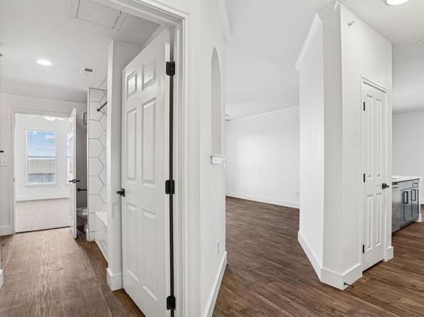 7301 Oakmont Blvd #1230