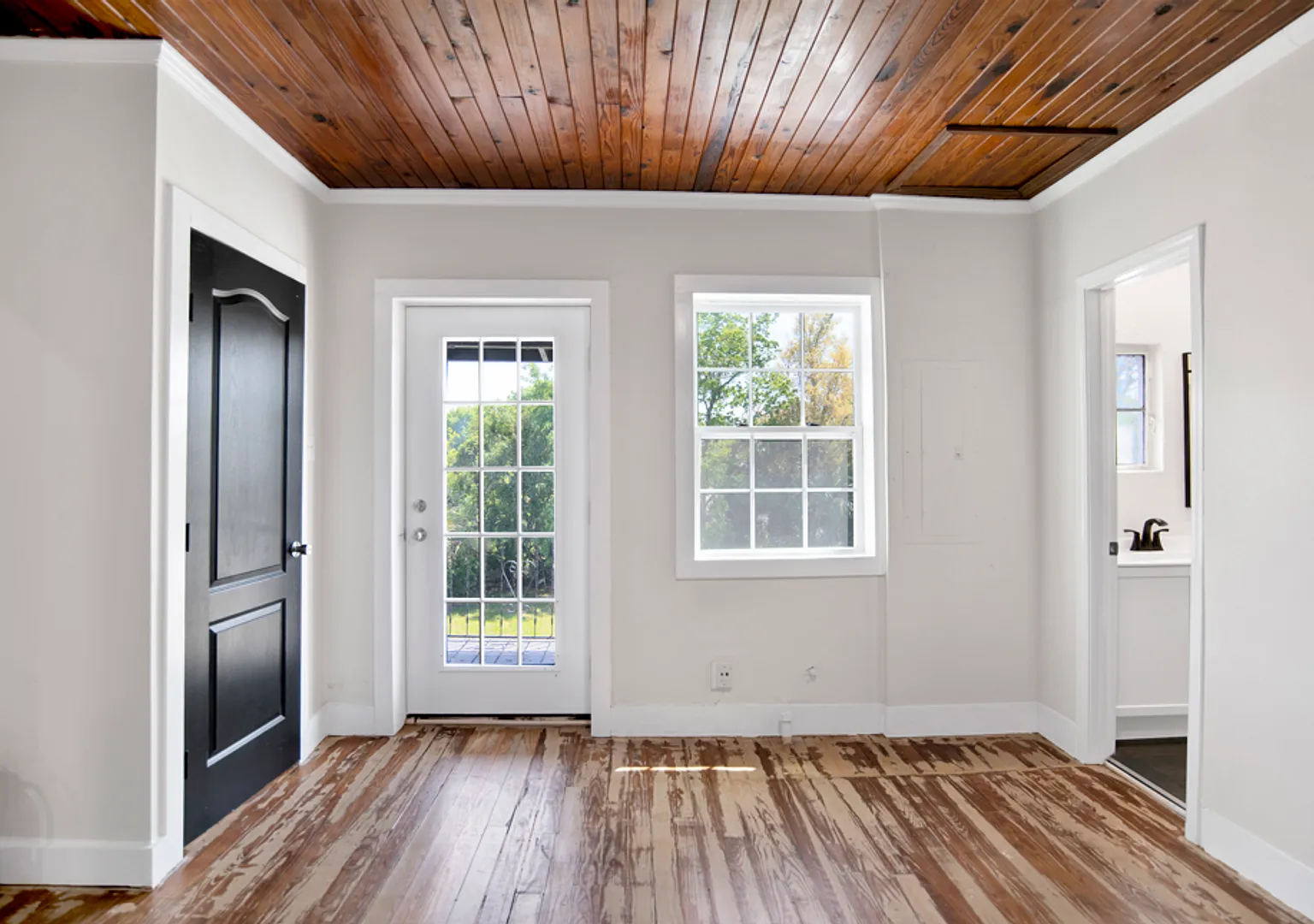 4 Bedroom Historic Residential Unit Near Downtown Pensacola — Photo 1