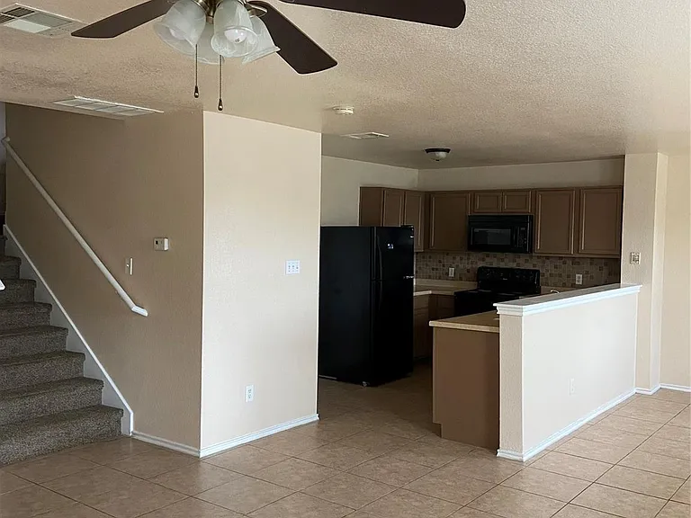 12840 Saint Mary Dr — Photo 4