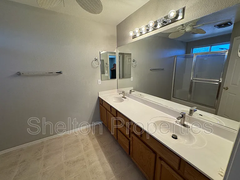 7662 W Via Del Sol — Photo 23