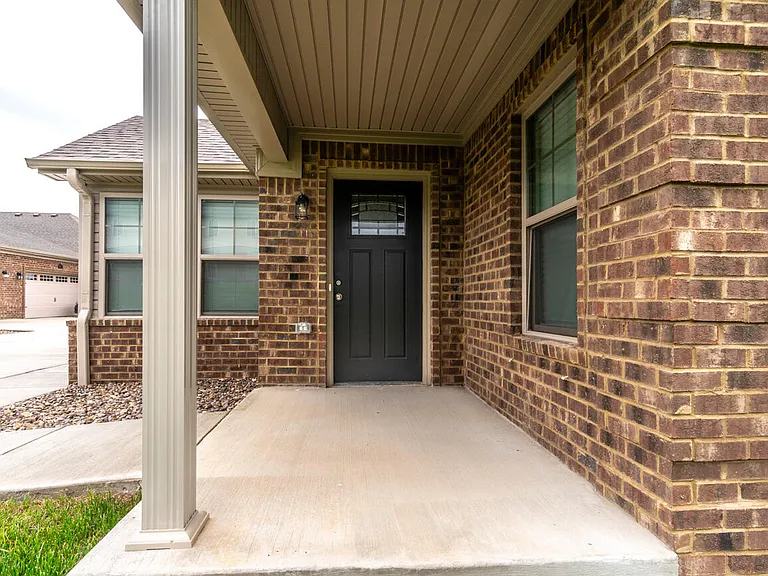 182 Garden Gate Dr — Photo 4