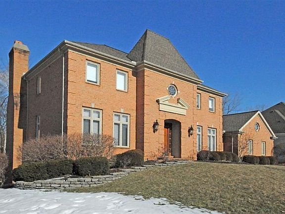 2nd image of 35 Aspen Woods Dr
