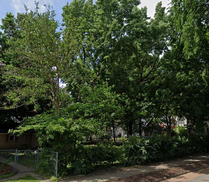 2nd image of 713 46th Ave N