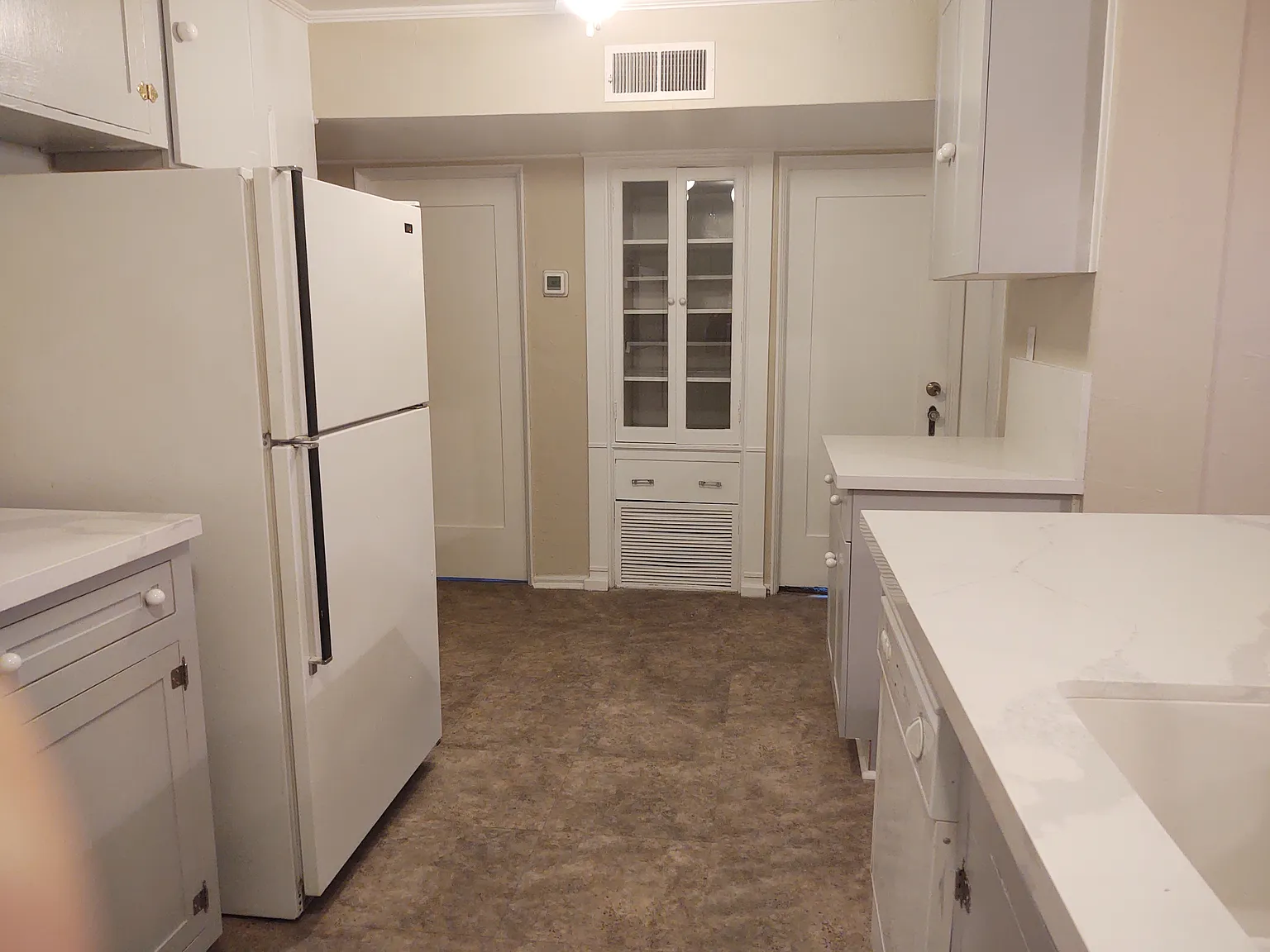 2 bed, 1500 sqft, $2,200 — Photo 1