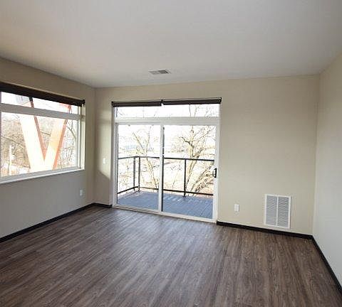 4th image of 142 Paoli St #113