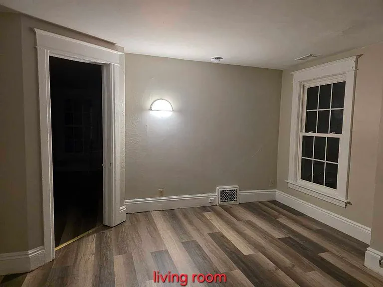 1332 Poplar Place — Photo 3