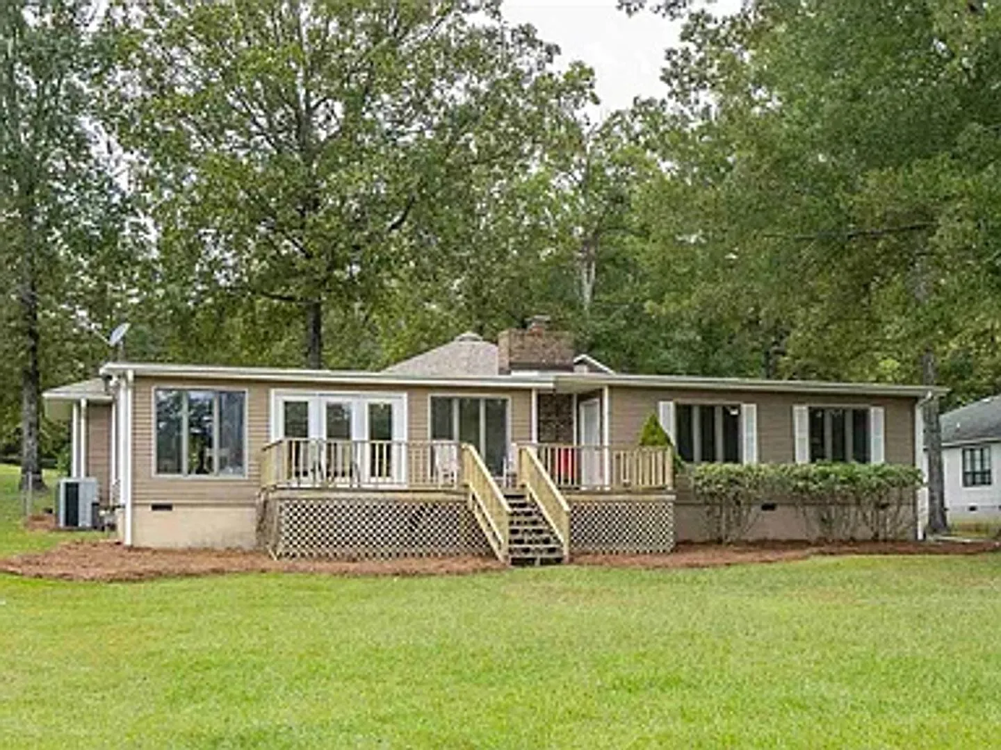 Lake Murray Waterfront | Private Dock | Furnished — Photo 3