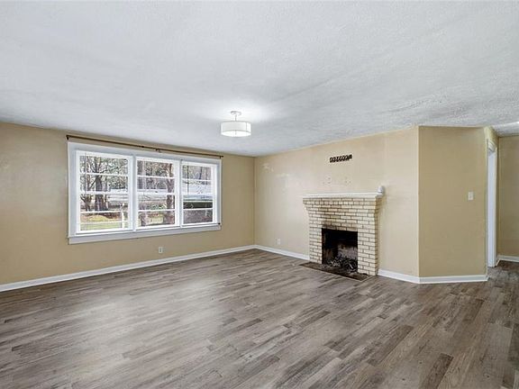 2nd image of 1790 Stanton Rd SW