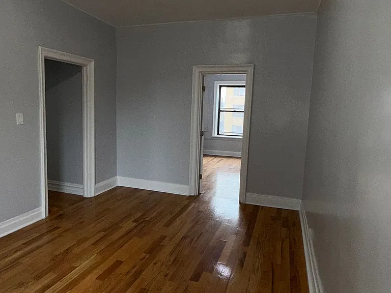 2684-Highland Arms Realty — Photo 7