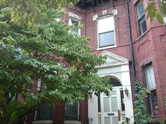 2nd image of 347 Marlborough St #1