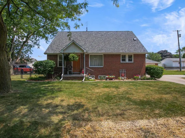 118 N Benton St, Millersburg, IN 46543
