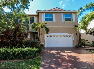 1050 Satinleaf St, Hollywood, FL 33019