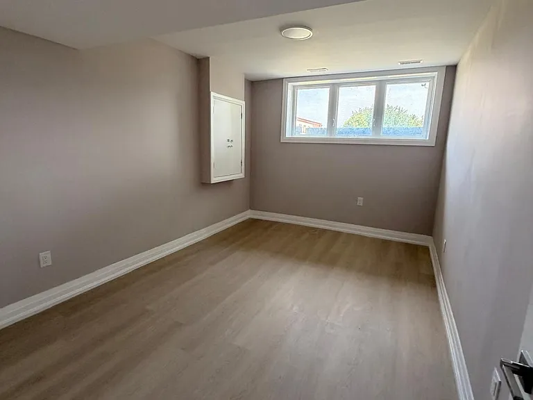 450 Midland Ave — Photo 19