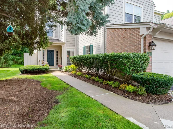 492 Newburne Pointe, Bloomfield Township, MI 48304