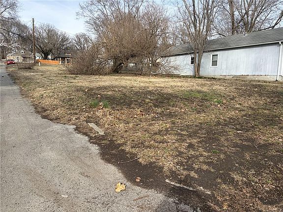 5th image of 1028 Pottawatomie St