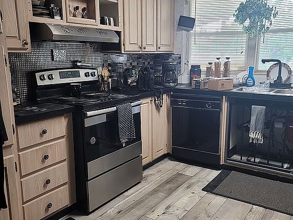 BLACK ENAMEL APPILANCES