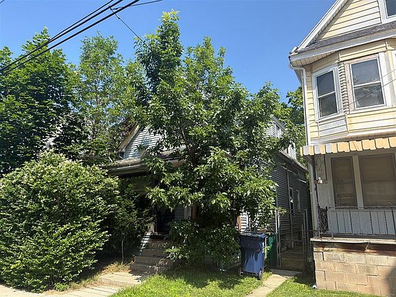 2nd image of 221 Chadduck Ave