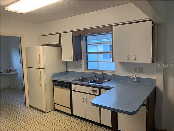 5th image of 2302 S Lincoln Ave