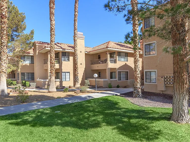 Legacy Pointe — Photo 11
