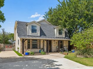 302 Denton Dr, Roanoke, TX 76262