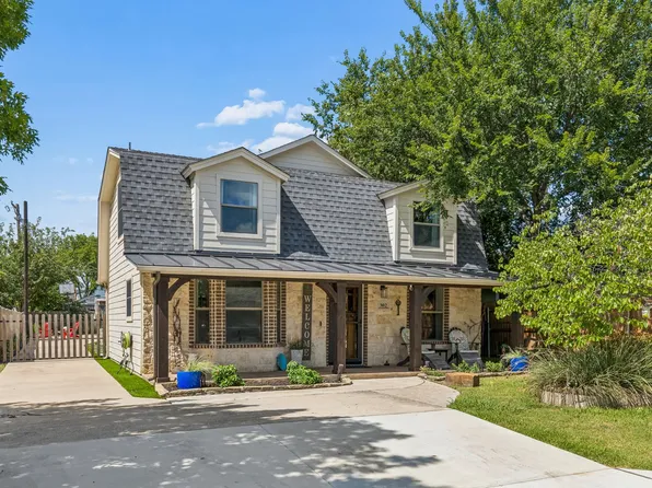 302 Denton Dr, Roanoke, TX 76262