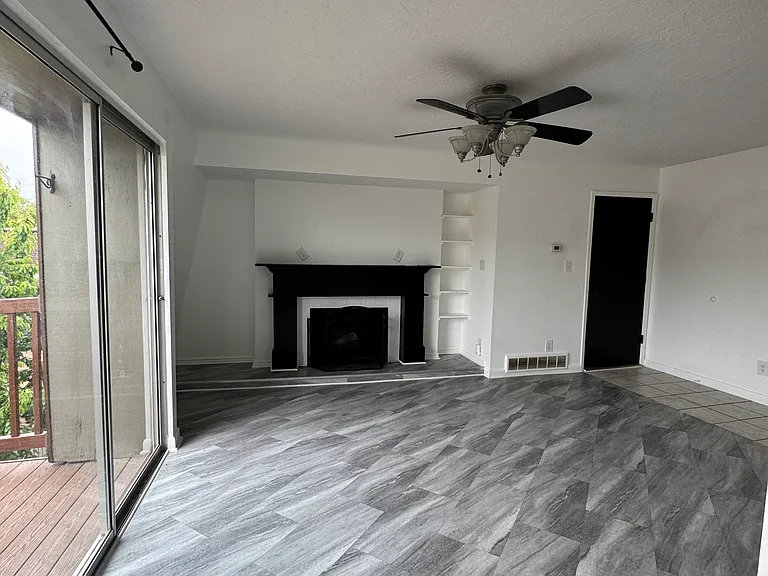 5402 S Willow Ln #E — Photo 2