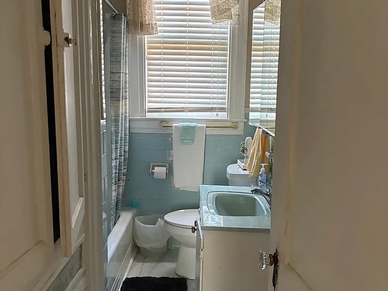 2133 Belfast St — Photo 8