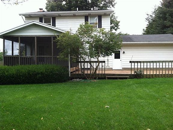 Deck with screened in porch