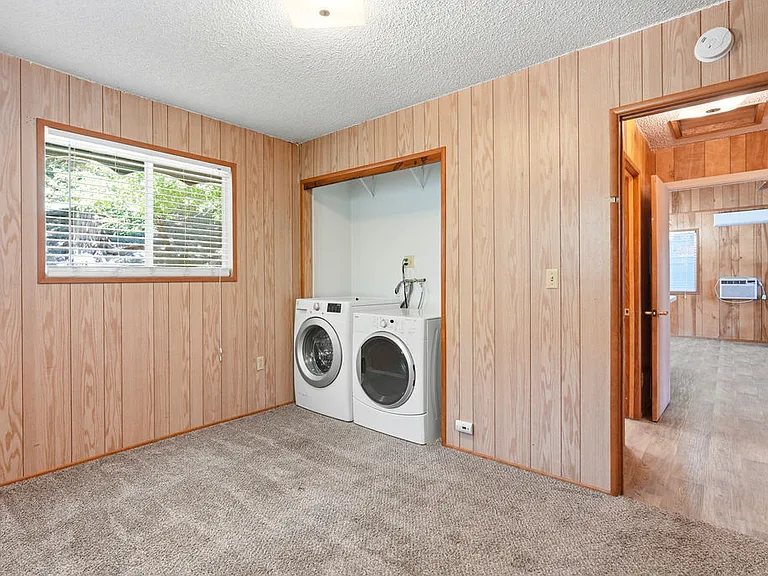 1168 Jungfrau Dr — Photo 16