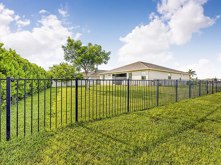 3391 Acapulco Cir — Photo 36