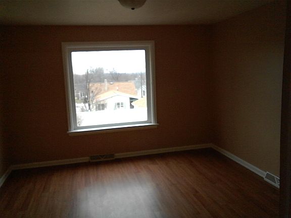 2nd image of 1544-46 W 45th St