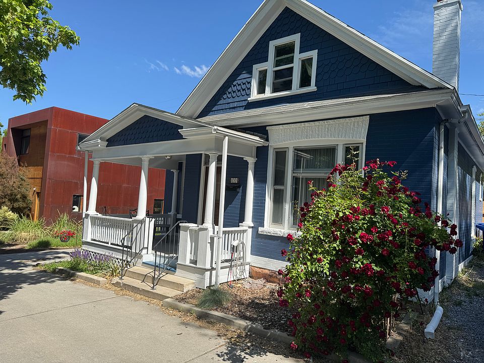1st image of 833 E Menlo Ave