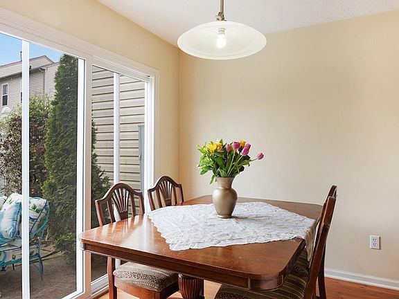 4th image of 303 Bucknell Ct