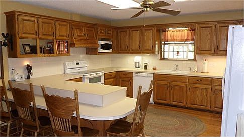 5th image of 832 McKnight Ave