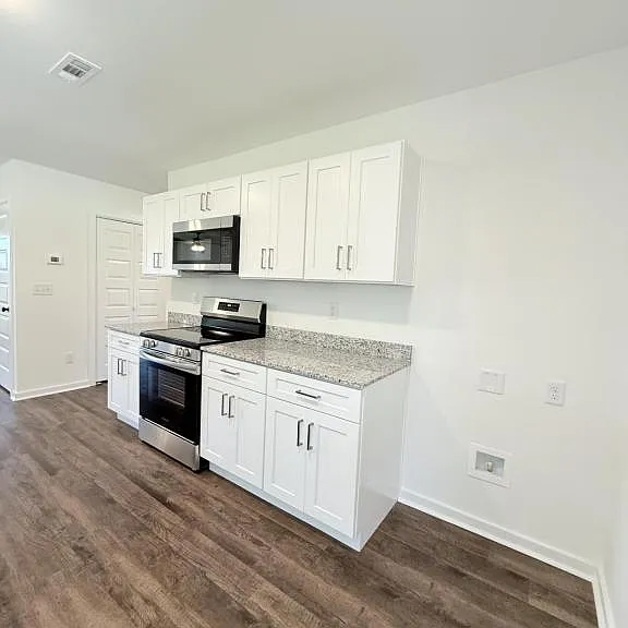 211 S Eagle Ln — Photo 16