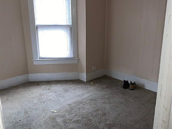 4th image of 159 Clifton St