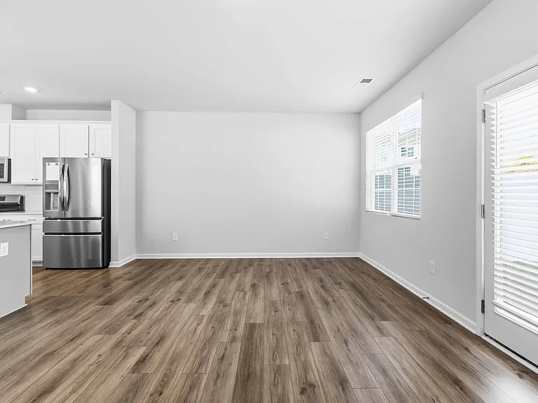 211 Stellate Pl — Photo 9