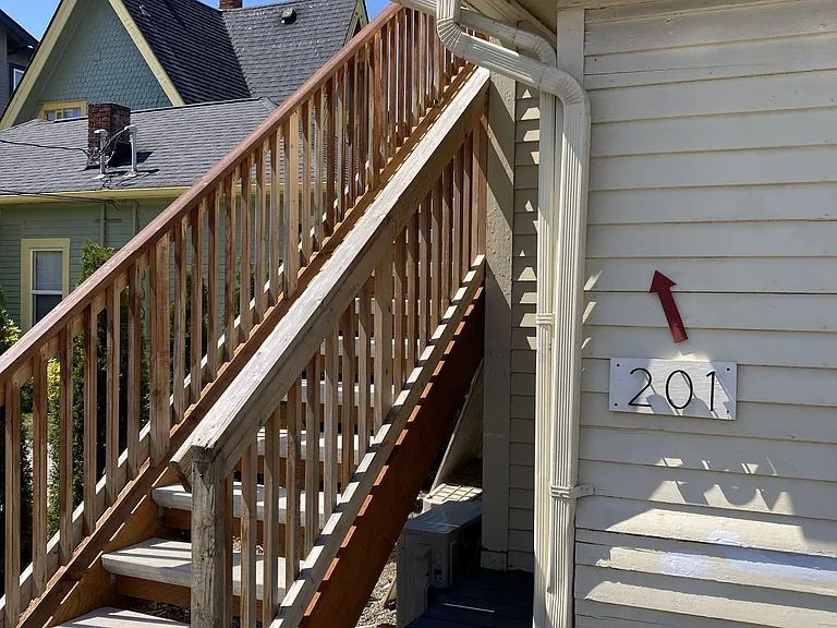 612 E Magnolia St #201 — Photo 14