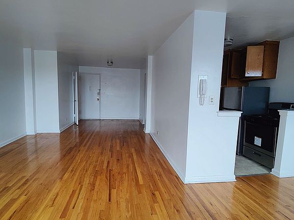 3rd image of 2501 Morris Ave APT 5B