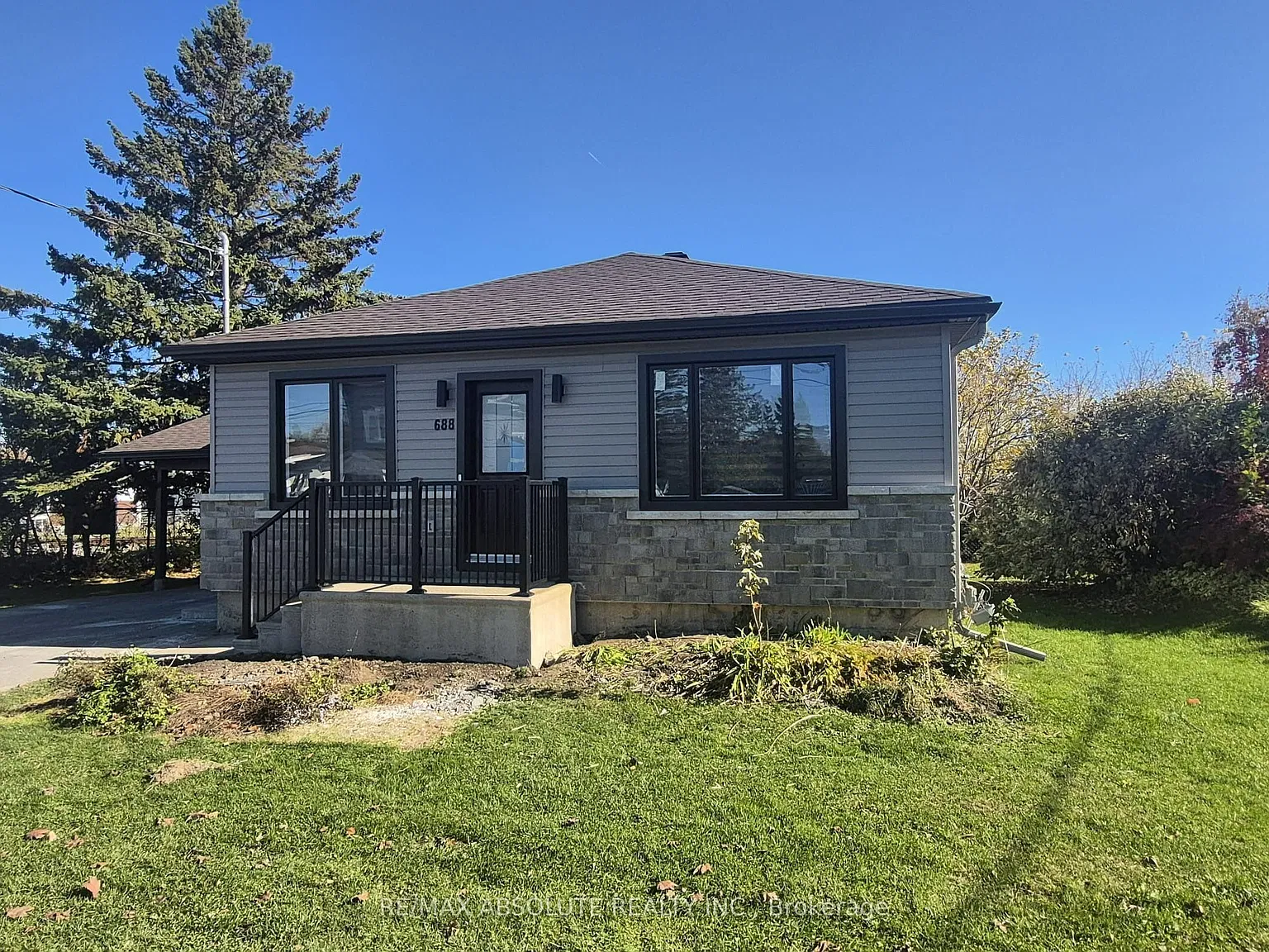3 bed, $2,400 — Photo 2