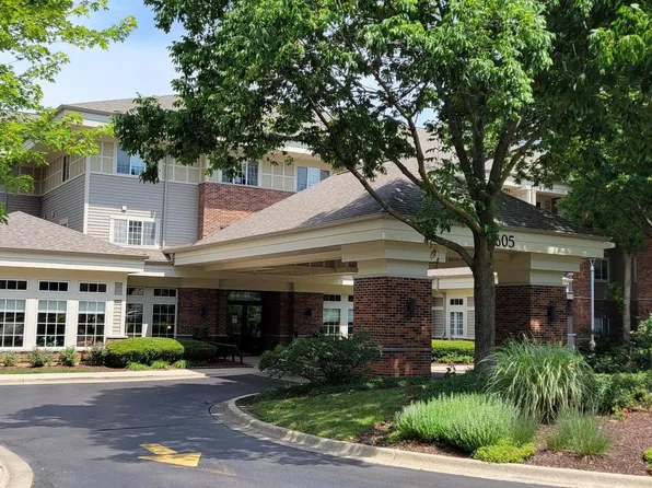 605 Barrington Ave APT 206, Dundee, IL 60118