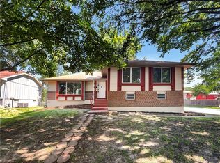 6404 E 140th Pl, Grandview, MO 64030