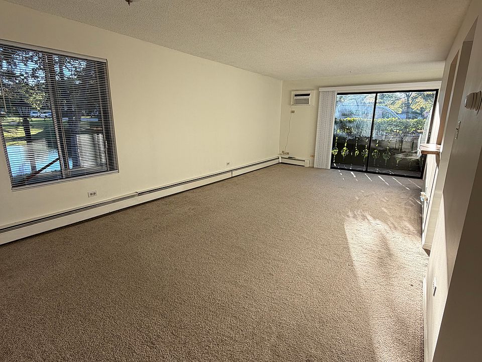1st image of 1004 Centurion Ln APT 4