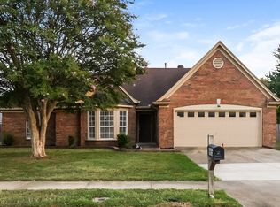 6665 Millgrove Park Dr, Memphis, TN 38135