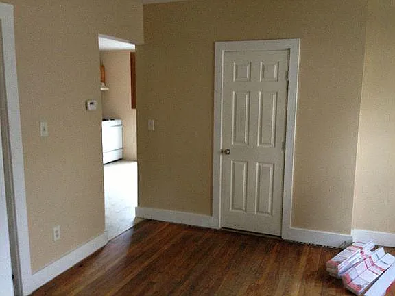 557 Brown St — Photo 4
