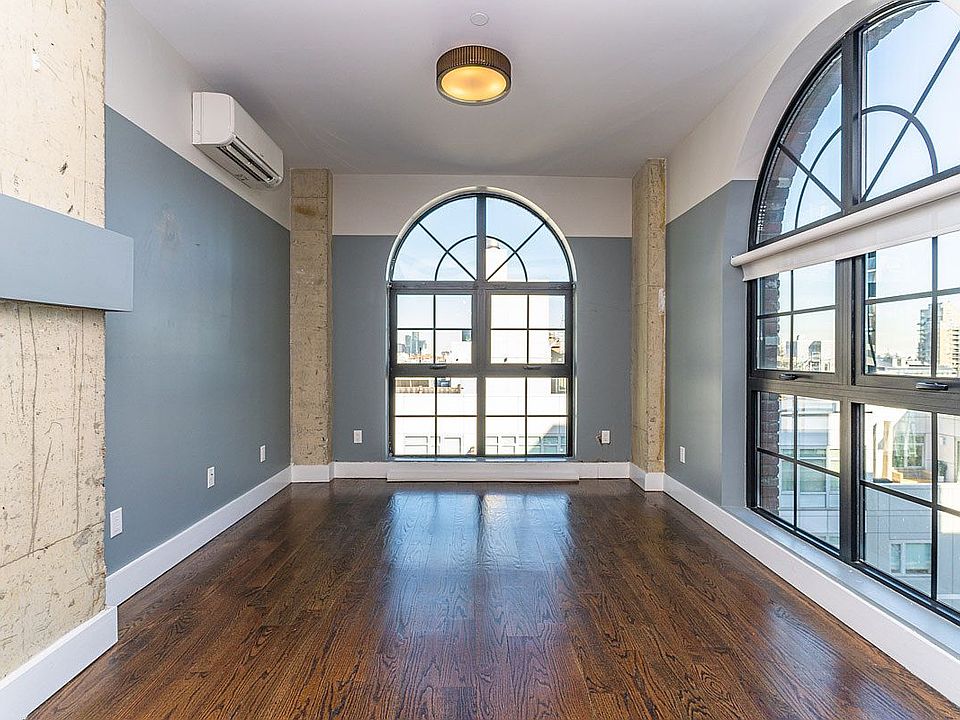 1st image of 61 Metropolitan Ave #704