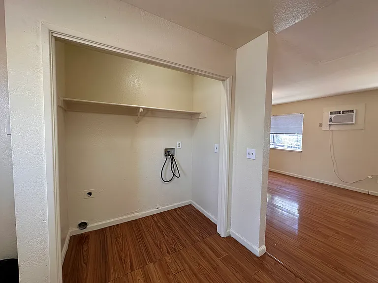 104 Davi Ave — Photo 5