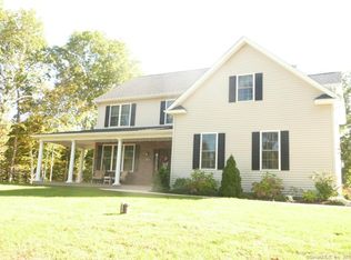 10 Grandview Farm Dr, Stonington, CT 06379