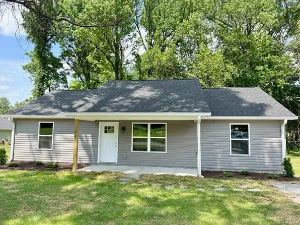 204 E Peter Ave, Monterey, TN 38574