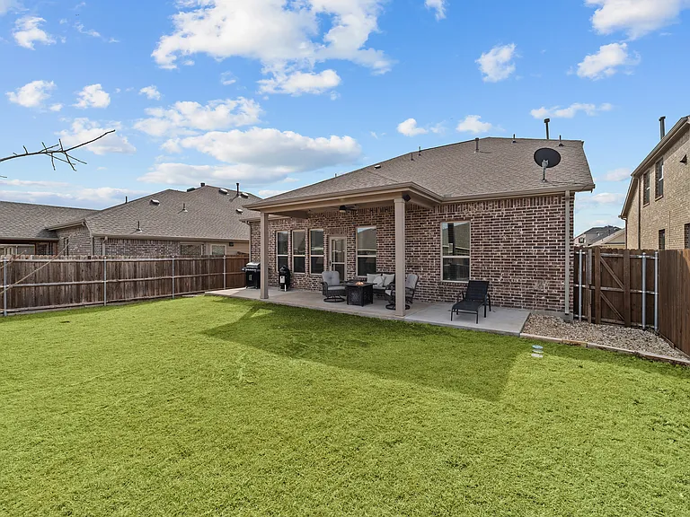 910 Black Hawk Dr — Photo 22